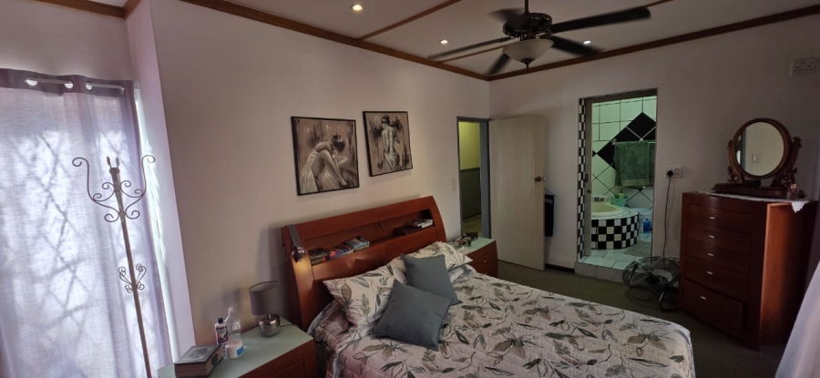 5 Bedroom Property for Sale in Wilkoppies North West